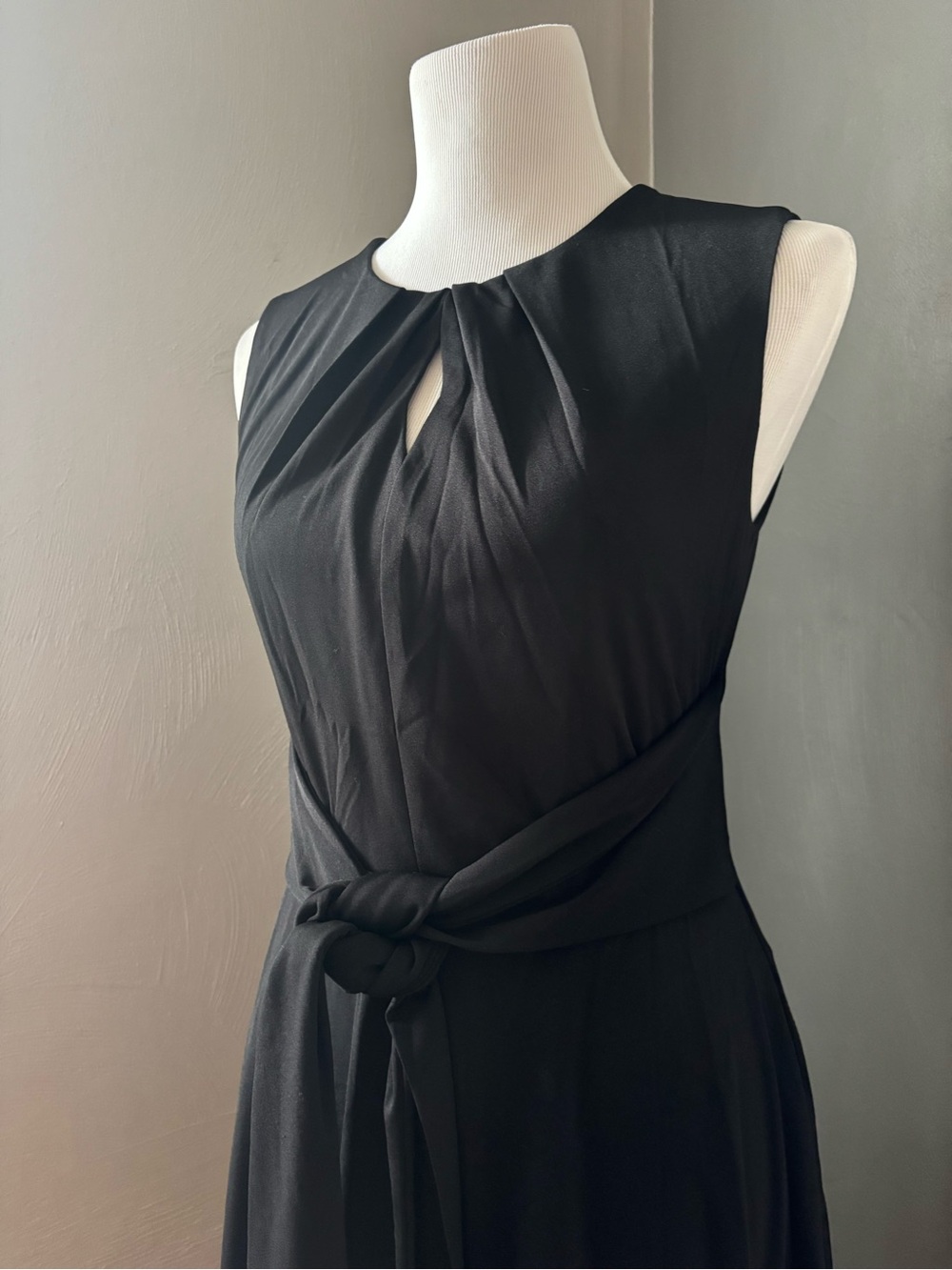 Classic Black Sleeveless Tie-Waist Dress - Picture 2 of 5